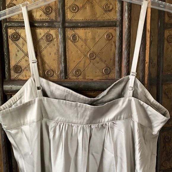 Express Silk top Sz. M in silver w/sequin detail - Picture 6 of 9